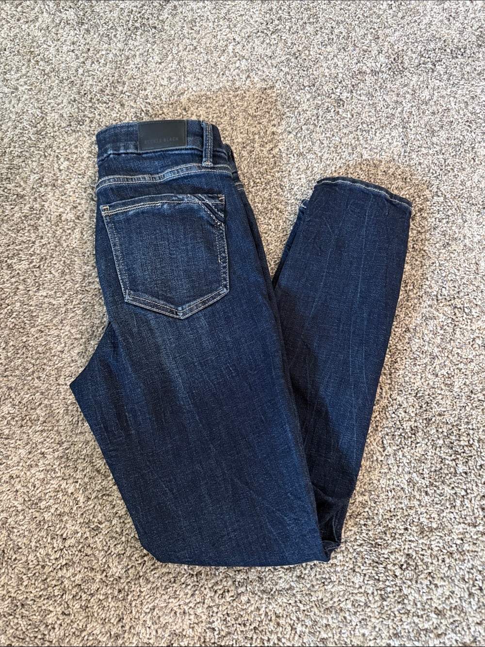 Buckle black women’s ankle skinny jeans 26 x 27